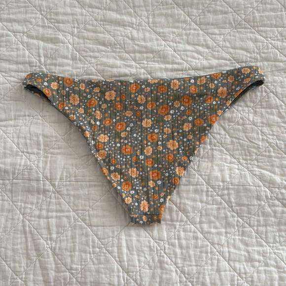 RVCA Mums Ribbed Bikini Bottoms - Picture 2 of 6